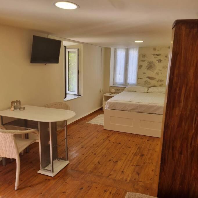 Apartament Evi'S Touch 1 Poros Town Zewnętrze zdjęcie